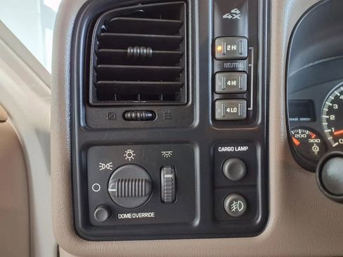 Used 2001 Chevrolet Silverado 2500 LS w/ Off-Road Skid Plate Pkg AWD/4WD image 19