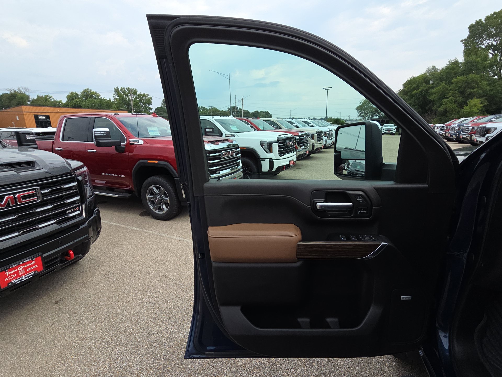 Used 2022 Chevrolet Silverado 2500 High Country AWD/4WD image 14