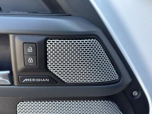 Used 2024 Land Rover Defender 130 X-Dynamic SE image 11