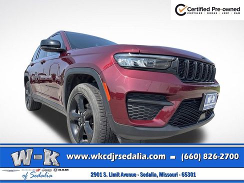 Certified 2023 Jeep Grand Cherokee Altitude AWD/4WD image 3