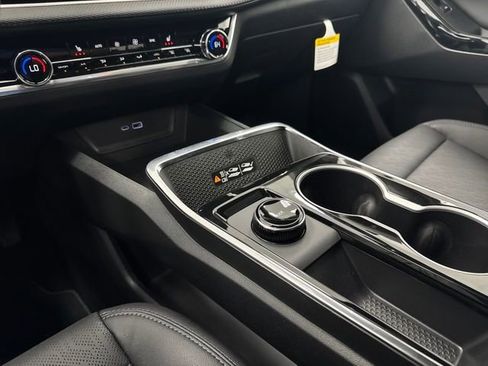New 2026 Chevrolet Equinox LT w/ Convenience Package II FWD image 20
