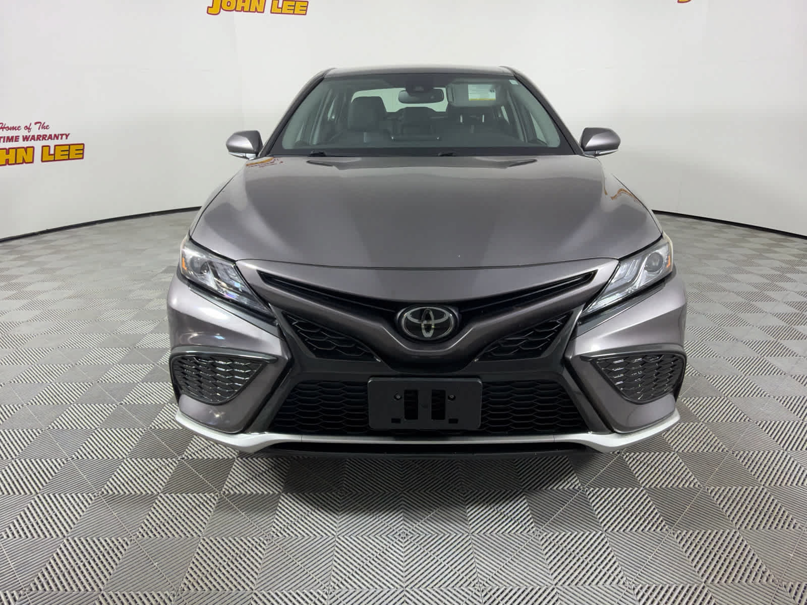 Used 2024 Toyota Camry XSE FWD image 9