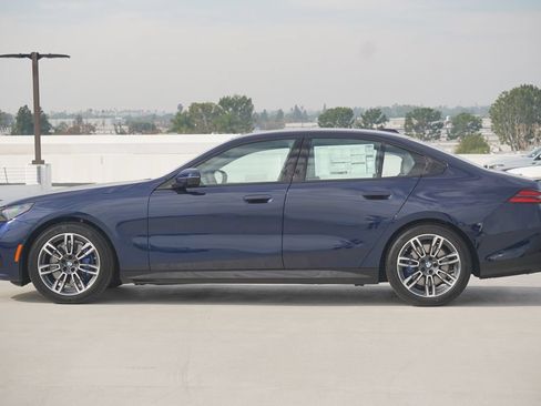 Used 2026 BMW 530i w/ M Sport Package RWD image 4