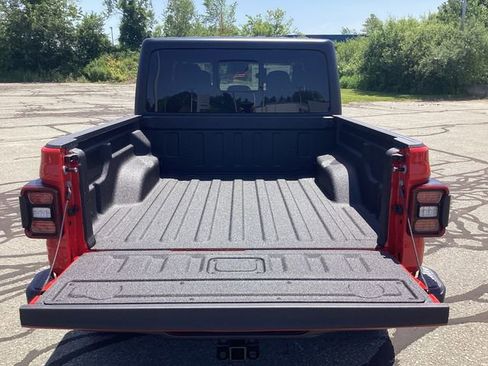 New 2025 Jeep Gladiator Willys image 22