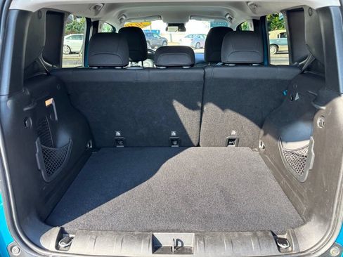 Used 2020 Jeep Renegade Latitude w/ Cold Weather Group AWD/4WD image 10