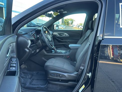 Used 2023 Chevrolet Traverse LT FWD image 12