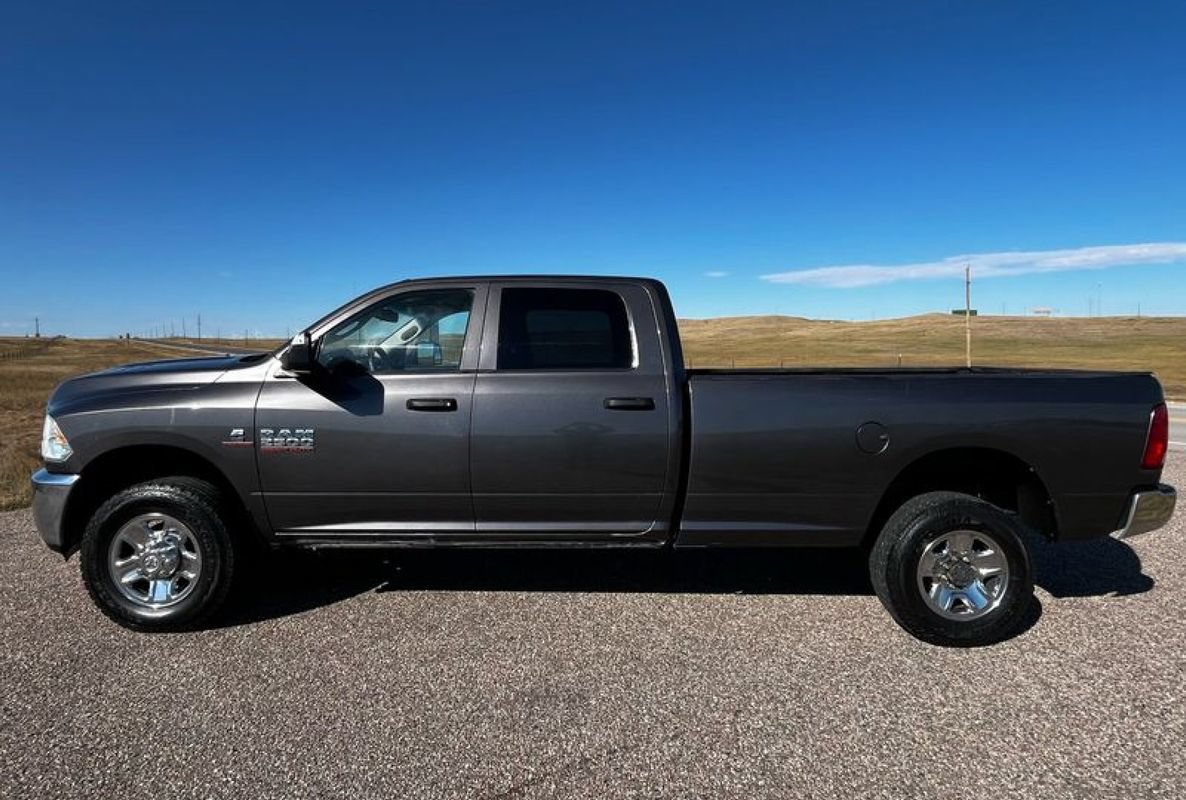 Used 2014 RAM 2500 Tradesman w/ Chrome Appearance Group AWD/4WD image 2