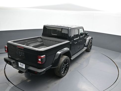 Used 2022 Jeep Gladiator Overland image 39
