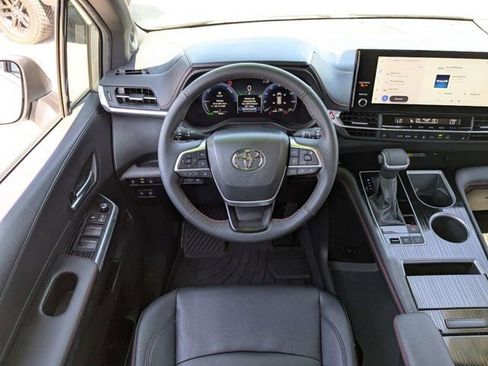 Used 2025 Toyota Sienna XSE w/ XSE Plus Package FWD image 16