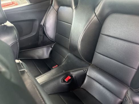 Used 2019 Ford Mustang Premium image 17