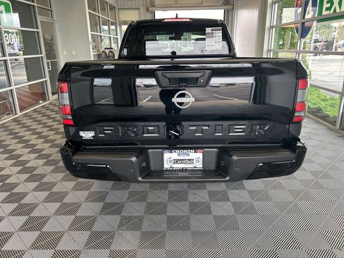Used 2025 Nissan Frontier SV image 5