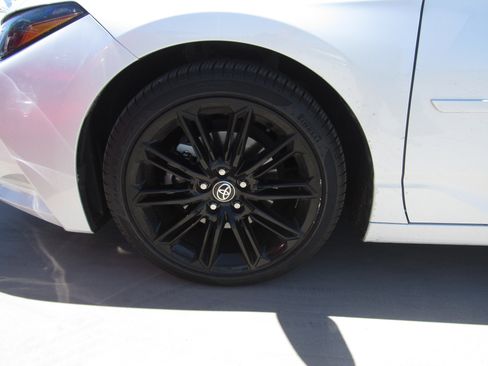 Used 2021 Toyota Avalon XSE w/ Carpet Mat Package (TMS) image 5