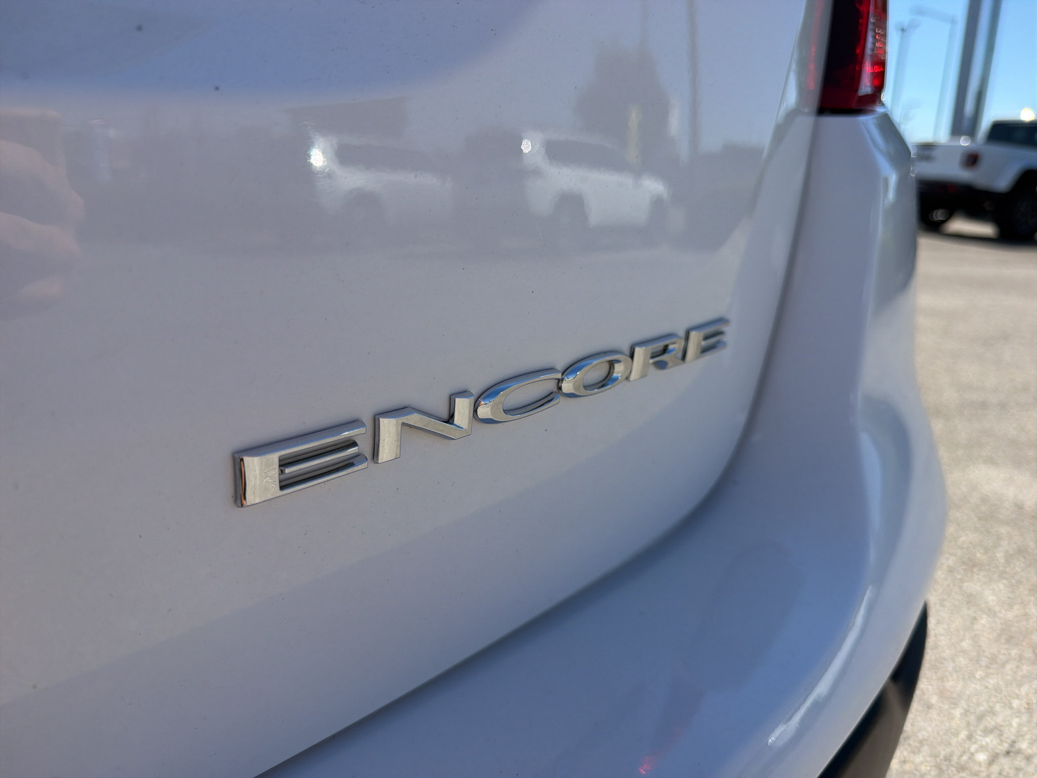 Used 2021 Buick Encore Preferred FWD image 26