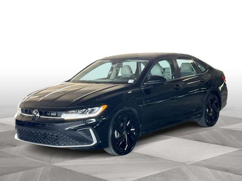 Used 2025 Volkswagen Jetta SE FWD image 4
