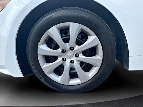 Used 2020 Toyota Corolla LE FWD image 26