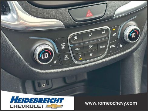 Used 2018 Chevrolet Equinox LT w/ Sun & Infotainment Package image 30