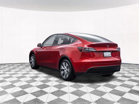 Used 2022 Tesla Model Y Long Range image 8