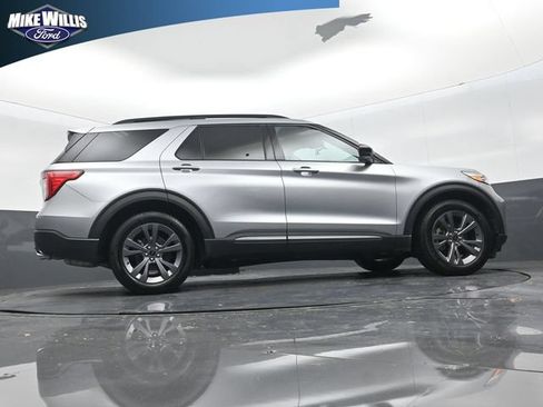 Used 2024 Ford Explorer XLT w/ Equipment Group 202A RWD image 24