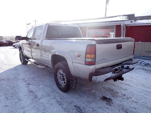 Used 2004 GMC Sierra 2500 SLE w/ Heavy-Duty Power Package image 4