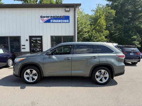 Used 2014 Toyota Highlander Limited Platinum AWD/4WD image 7