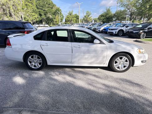 Used 2011 Chevrolet Impala LT w/ Luxury Edition Package FWD image 7