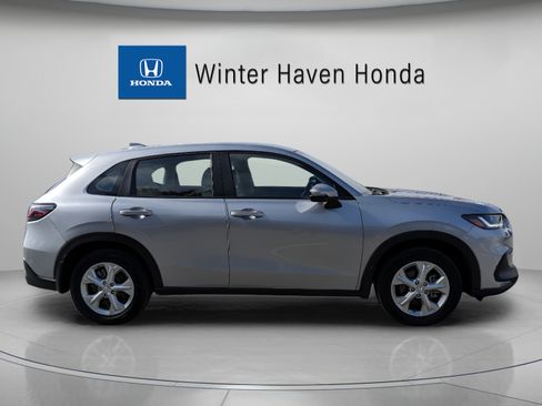 Used 2023 Honda HR-V LX image 9