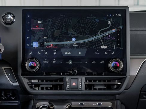 Used 2025 Lexus GX 550 image 26