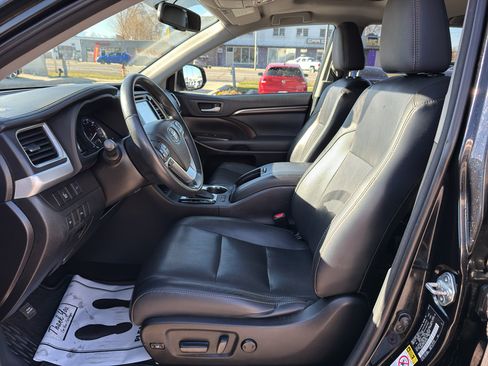 Used 2015 Toyota Highlander Limited image 11