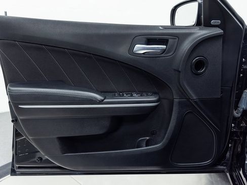 Used 2021 Dodge Charger SXT w/ Driver Convenience Group image 11