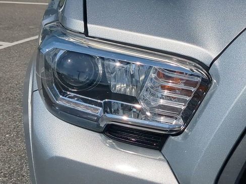 Certified 2022 Toyota Tacoma TRD Sport w/ Technology Package image 10