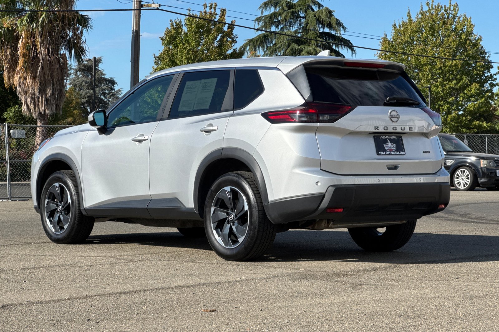 Certified 2025 Nissan Rogue SV AWD/4WD image 8