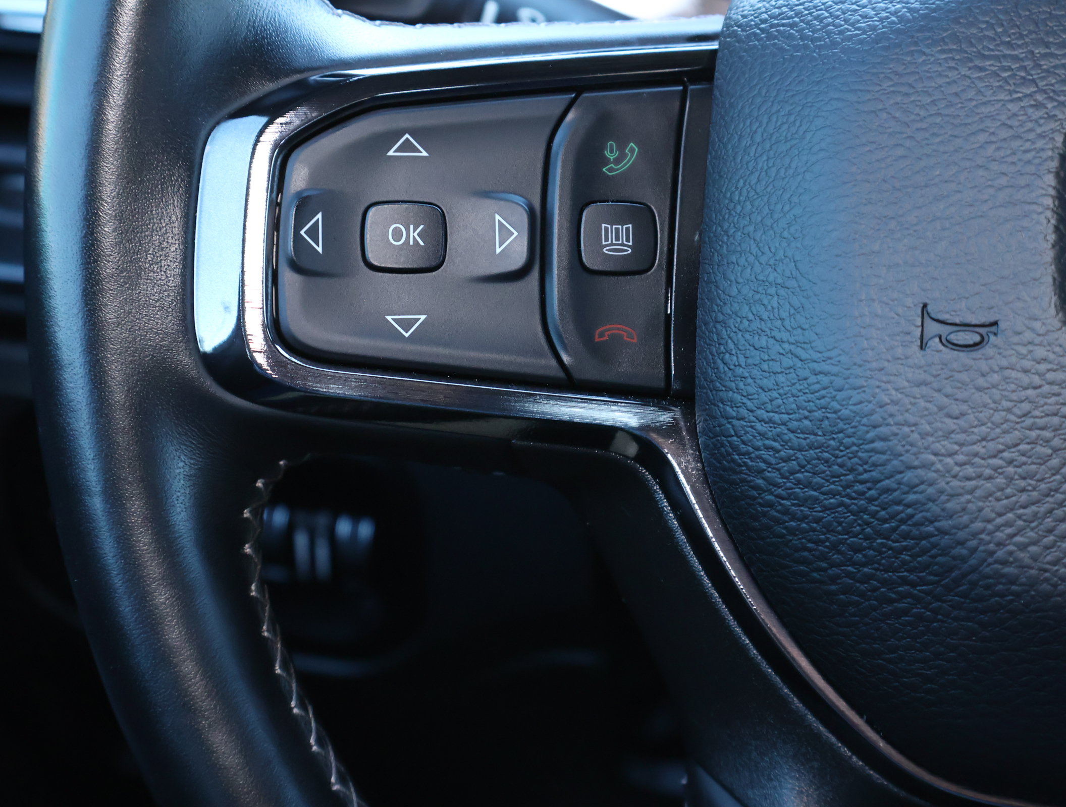 Used 2023 RAM 1500 Limited w/ Off Road Group AWD/4WD image 15