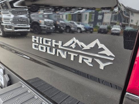 Used 2020 Chevrolet Silverado 1500 High Country w/ Technology Package AWD/4WD image 9