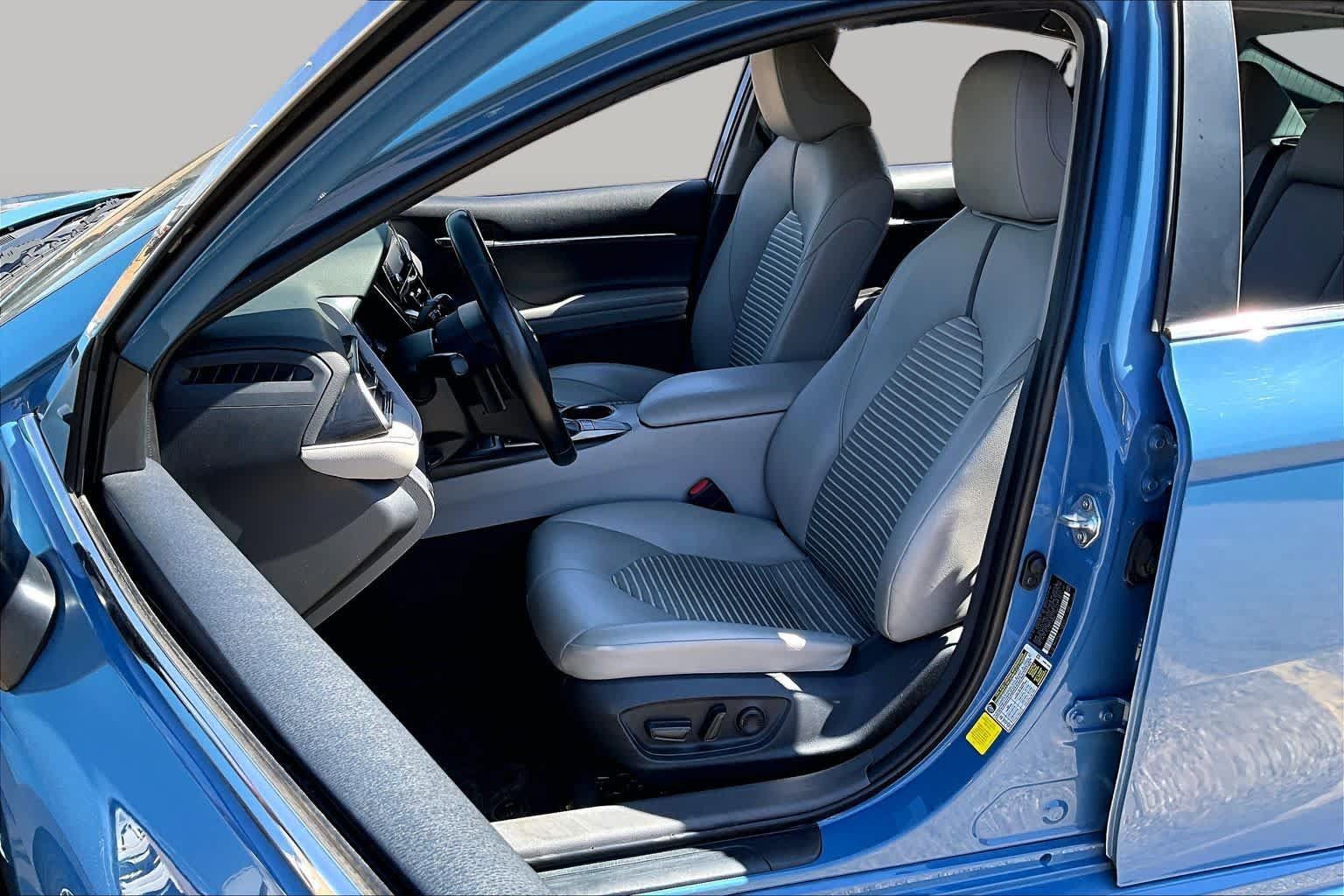 Used 2023 Toyota Camry SE FWD image 8
