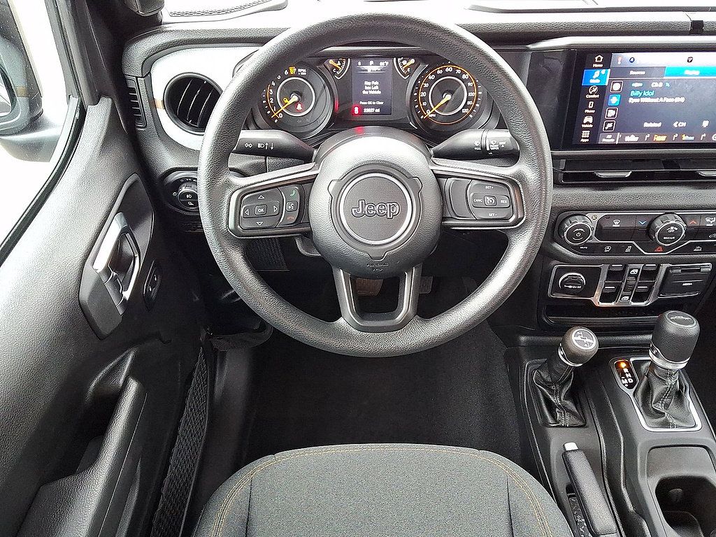 Used 2025 Jeep Gladiator Sport AWD/4WD image 27