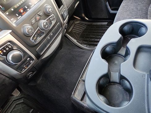 Used 2019 RAM 1500 Classic SLT w/ Luxury Group image 12