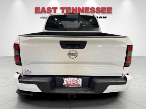 Used 2025 Nissan Frontier SV RWD image 4