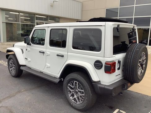 New 2026 Jeep Wrangler Unlimited Sahara image 7