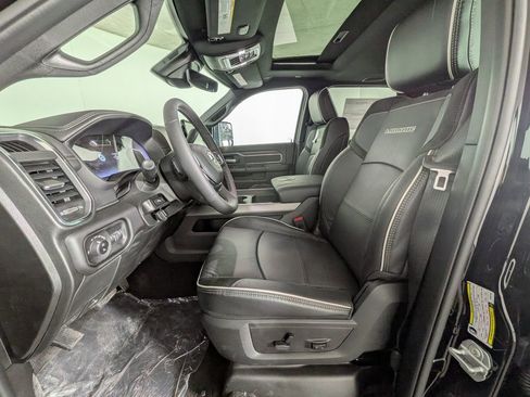New 2026 RAM 2500 Laramie AWD/4WD image 16