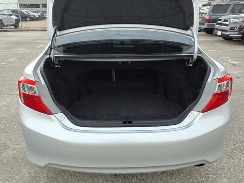 Used 2012 Toyota Camry XLE FWD image 18