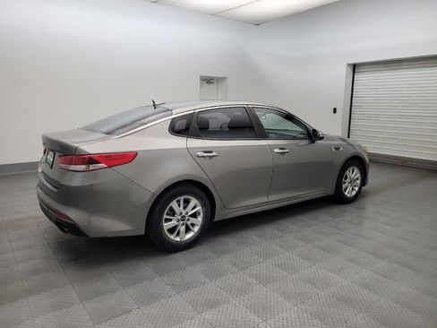 Used 2018 Kia Optima LX FWD image 10