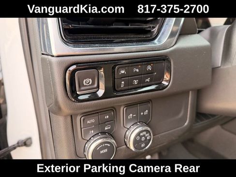 Used 2025 GMC Yukon Denali image 16