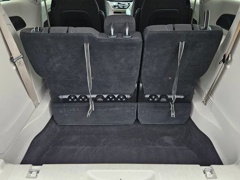 Used 2022 Chrysler Voyager LX FWD image 37