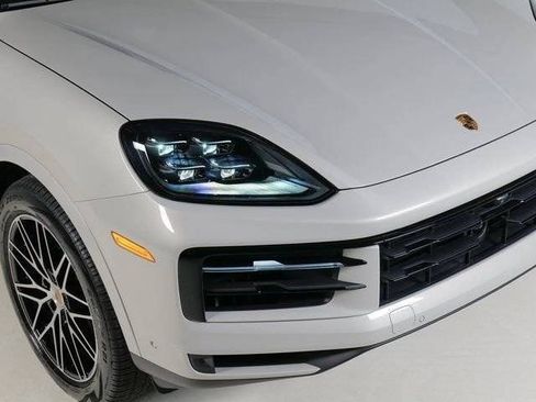 New 2026 Porsche Cayenne AWD/4WD image 32