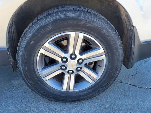 Used 2017 Chevrolet Traverse LT image 31