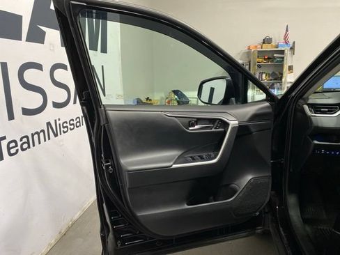 Used 2022 Toyota RAV4 Limited AWD/4WD image 9