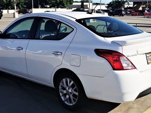 Used 2018 Nissan Versa SV w/ SV Special Edition Package FWD image 3
