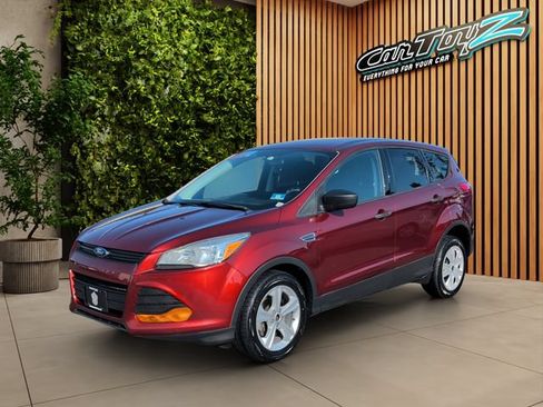 Used 2014 Ford Escape S FWD image 2