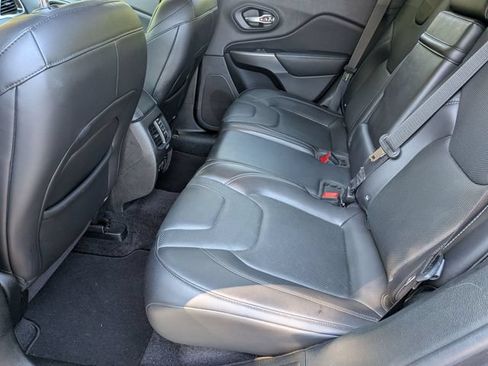 Used 2019 Jeep Cherokee Limited AWD/4WD image 29