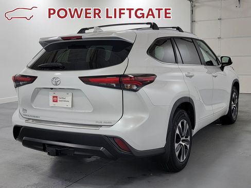 Certified 2025 Toyota Highlander XLE image 9
